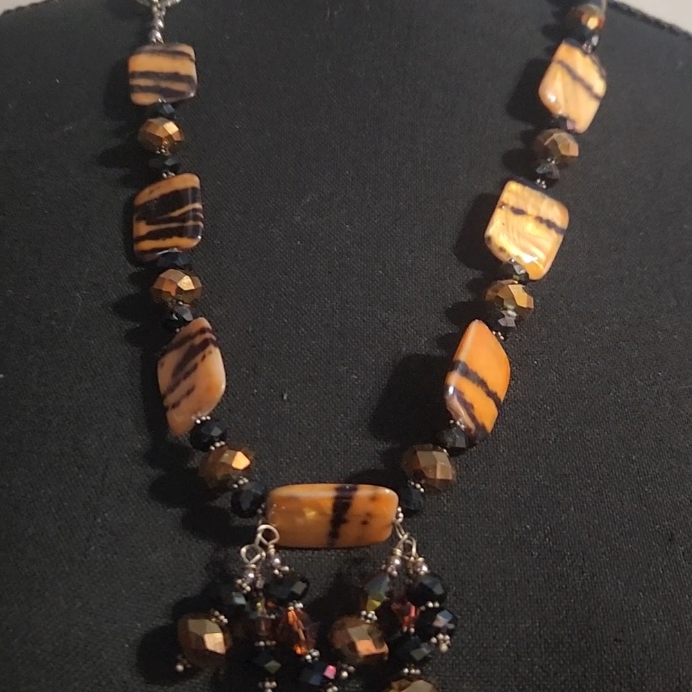 Elegant Tiger Stripe Necklace